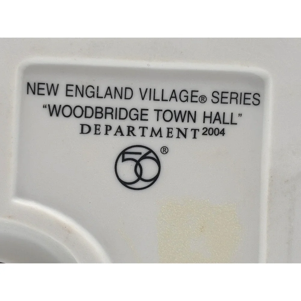 Dept 56 New England Village Woodbridge Town Hall 2004 Christmas Village 56614